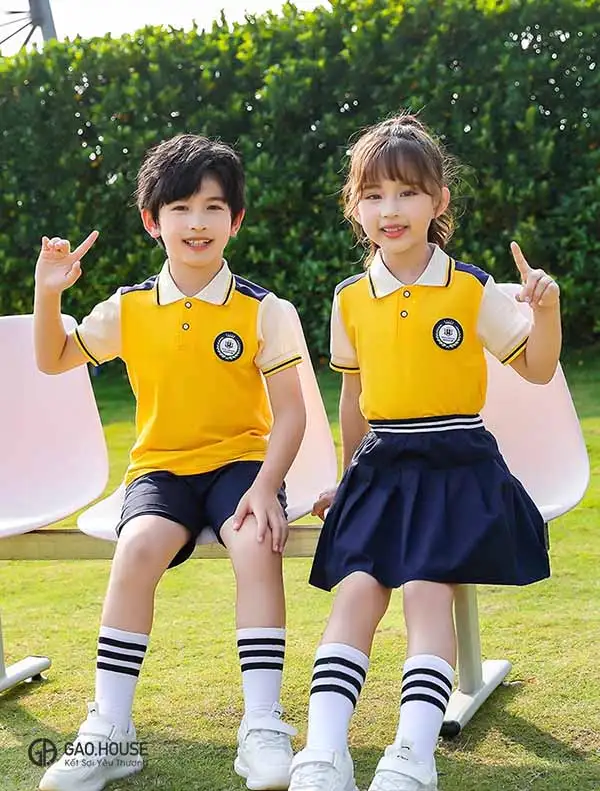 Đồng phục mầm non màu vàng phối cầu vai GUM1970022
